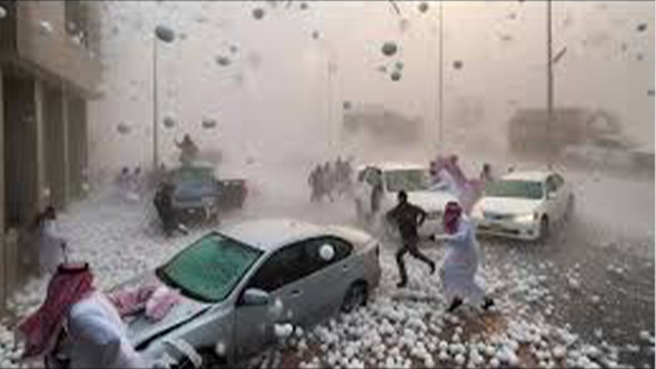 Today in Saudi Arabia! Millions of ice balls and storms turn the desert into frozen