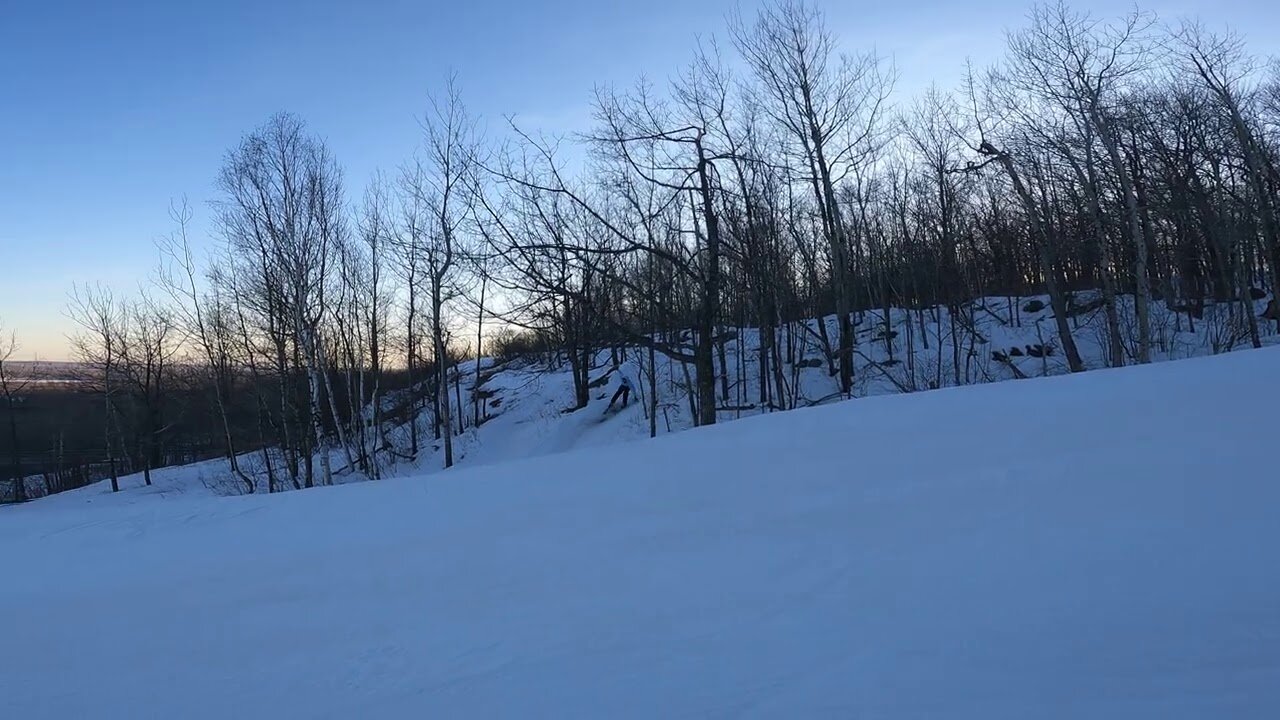 Guy Falls Face First While Attempting Skiing Jump