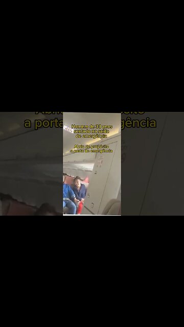 Passageiro abre porta de emergência em pleno voo