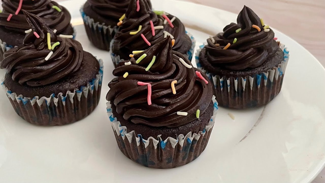 Chocolate Cupcake | Christmas Special Cake Recipe | Beat Batter Bake With Priyanka