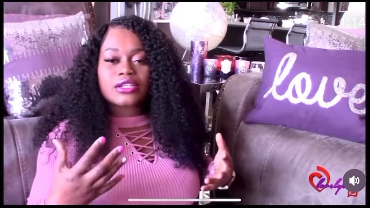 Ezilia Banks goes bonkers on Lizzo