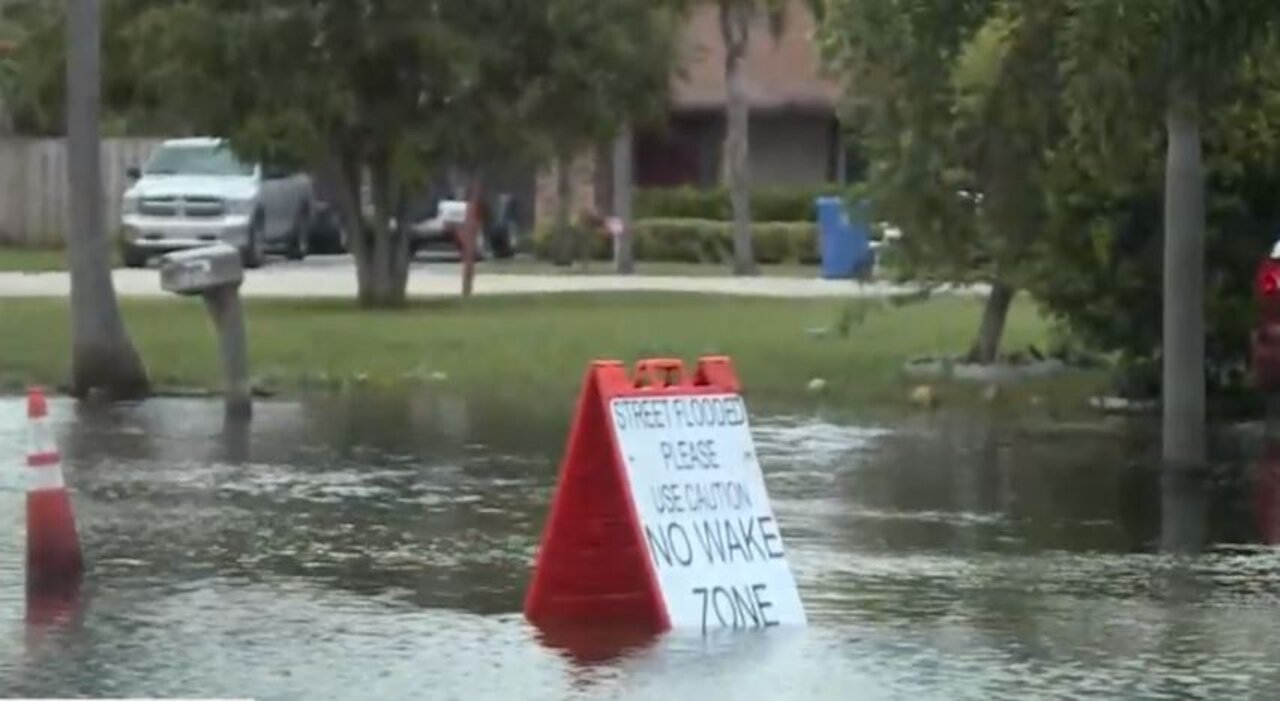 Lantana neighbors fed up with drainage issues