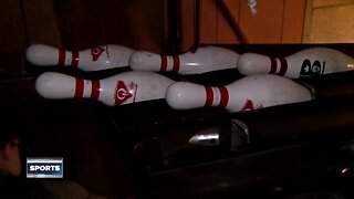 Milwaukee's Holler House keeps it old school with human pinsetters