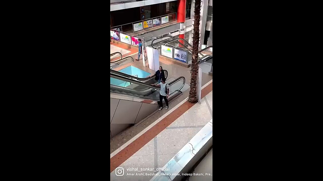 the fastest way to get to Escalators 😁😁