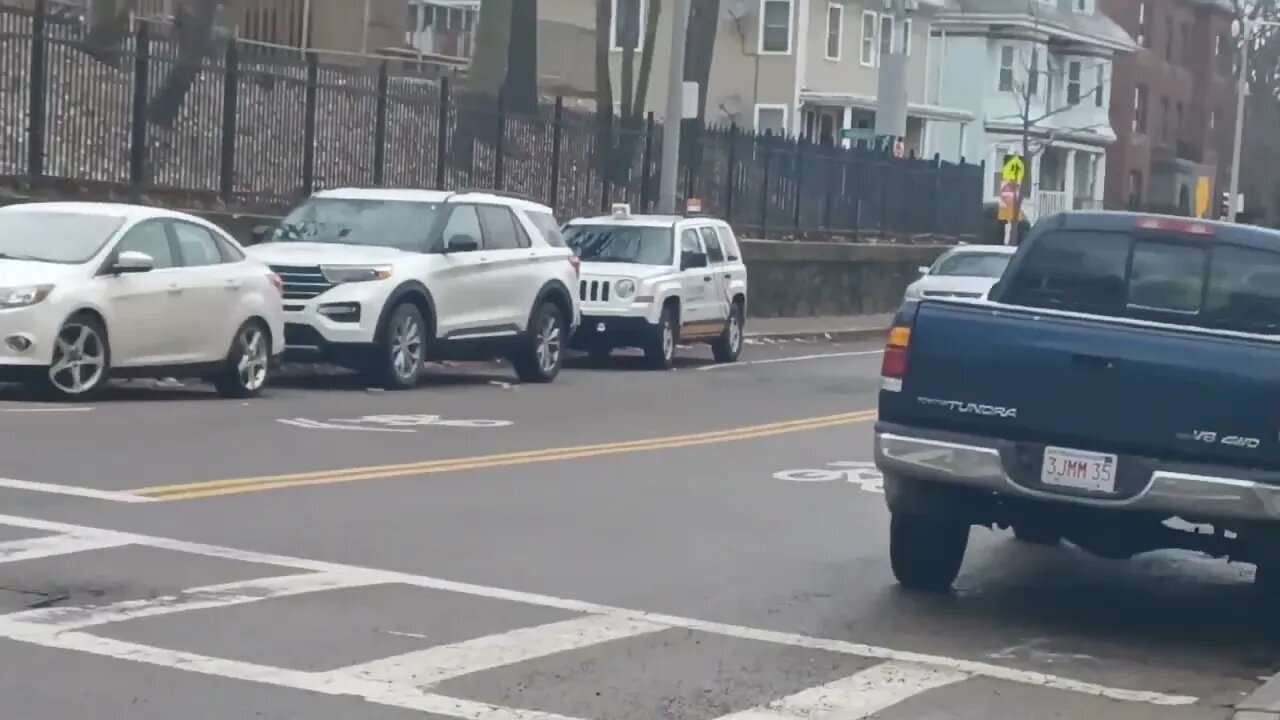 National Grid checking for gas leaks on Walnut Ave
