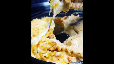 Chicken lasagna rolls | @mealsbyshay on IG 😍👀 #shorts #chicken #lasagna