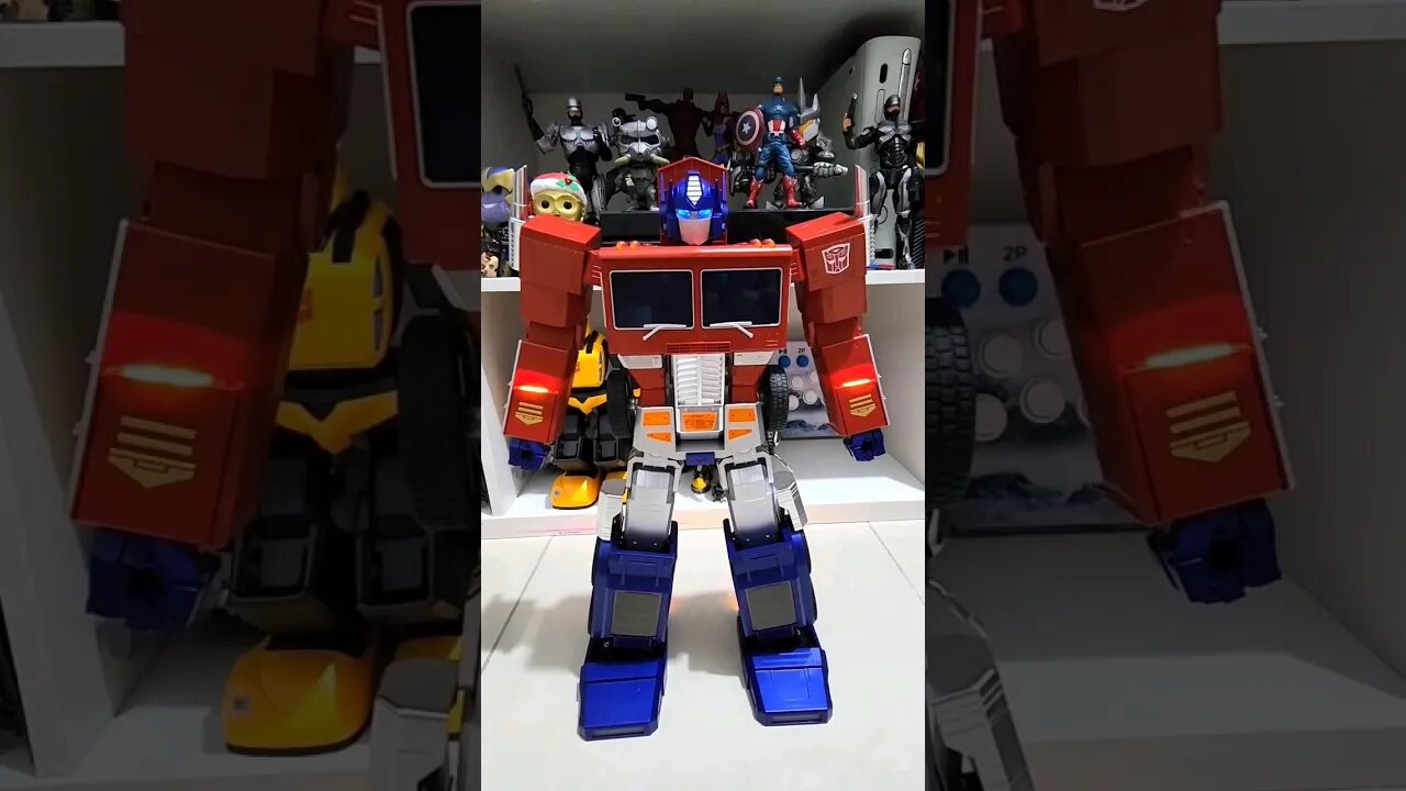 Robosen Optimus Prime. #transformers #optimusprime #robosen