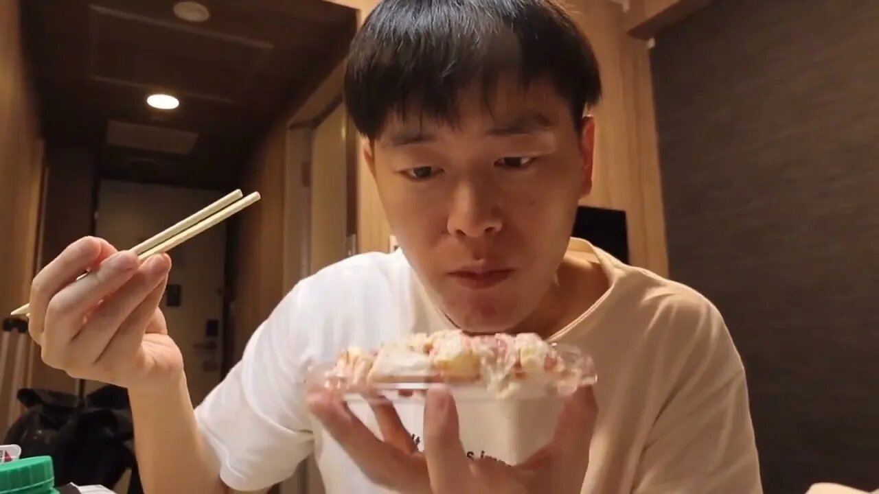 Wonderful life in Hokkaido, fishing out every day, full of sunshine day.