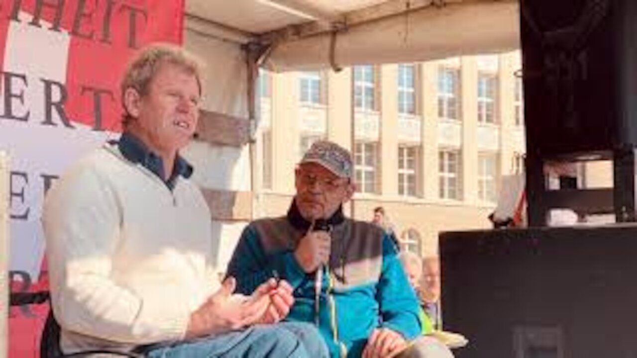 Demo - Ruedi Weber - SVP-Politiker - Rede in Chur - 06.03.21 - Stiller Protest