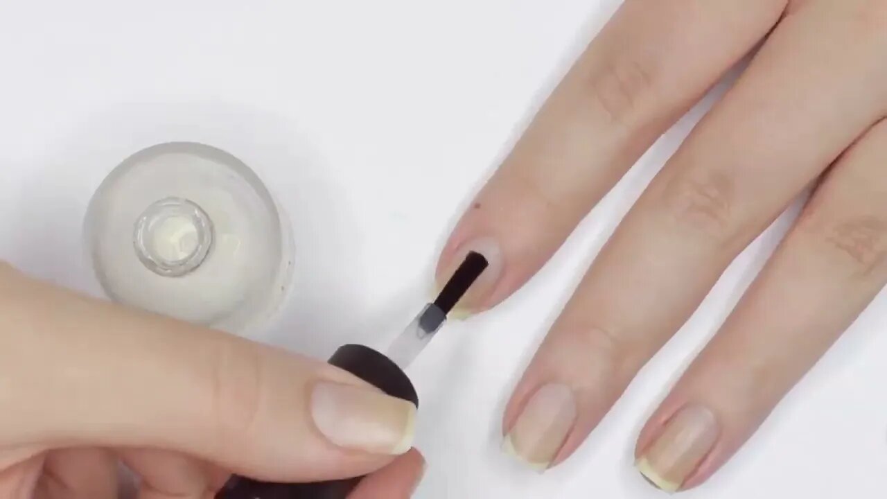 10 ACTUALLY Helpful Tips for People That Are Horrible At Painting Nails