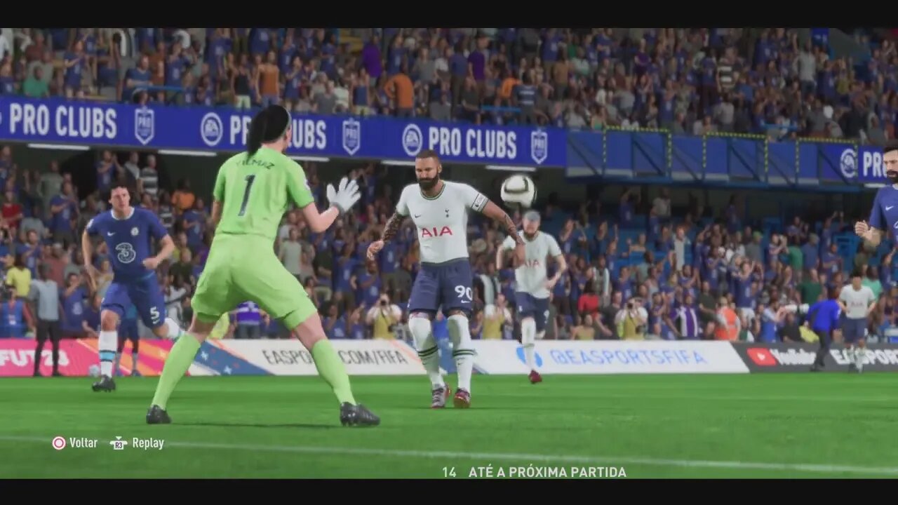 Como dar cavadinha no FIFA 23 ?