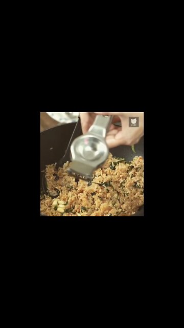 Thai chicken fried rice | @getcurried on IG 🍚🍻 #shorts