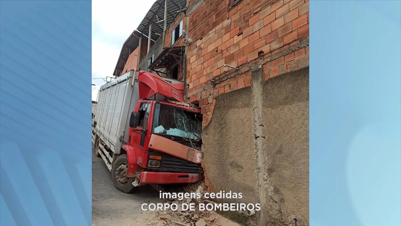 Timóteo: Sistema de Freios de Caminhão falha e Veículo bate em Parede de Casa no Bairro Bela Vista.