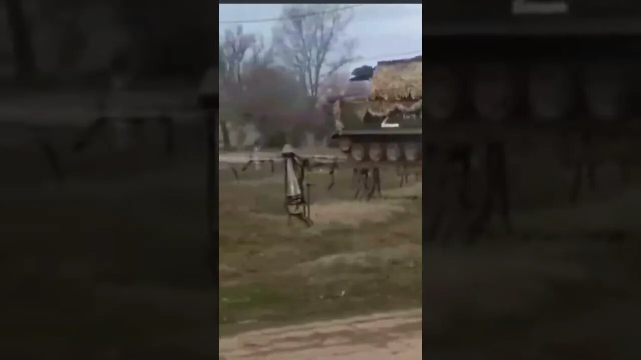 Ukraine war, Russian tank crossing border