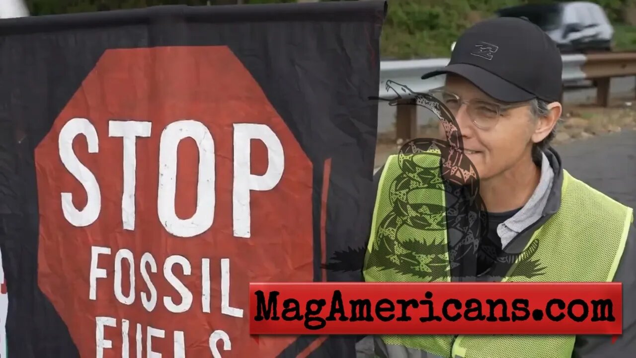 Environmental Protestors Block Traffic Starting With 2 Tesla's - No Emergency Lane
