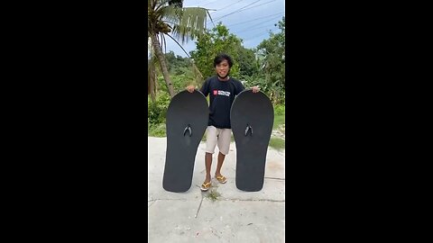The world largest slippers 🤣
