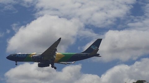 Airbus A330 PR-AIV vindo de Campinas/Boeing 747-400ERF N475MC vindo de Miami