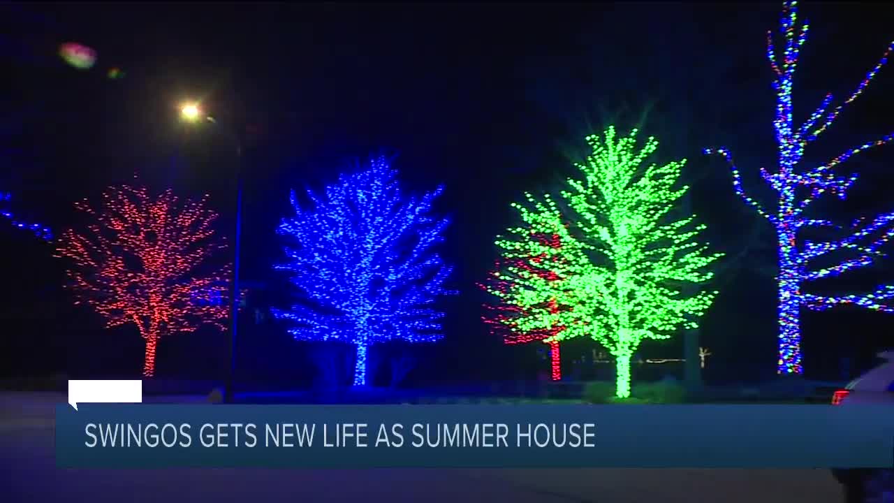 The Summer House in Lakewood shows off spectacular light display