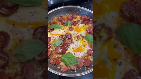 Breakfast skillet with smoked sausage and tomato purée