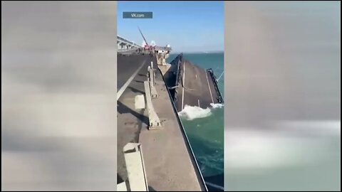 Russian Crimea Bridge blown up / Взрыв крымского моста