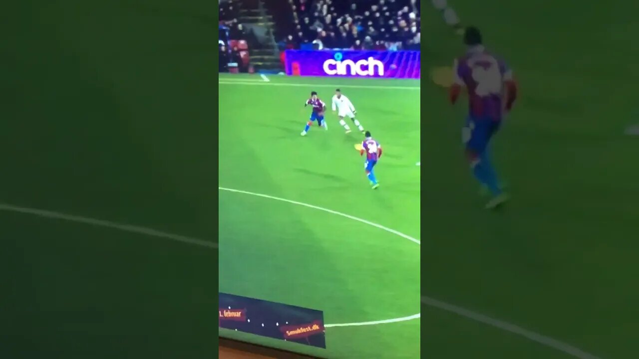 CRY VS MUN