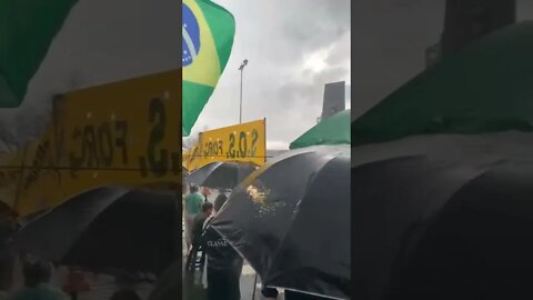 Guerreiros na chuva