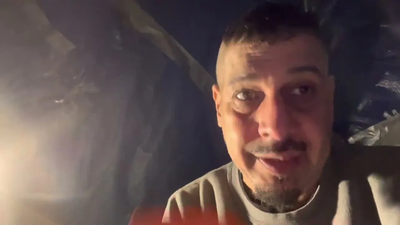 Homeless guy brought food and snacks to review 2023