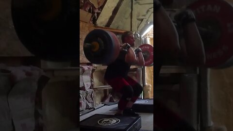 175 kg / 386 lb - Front Squat