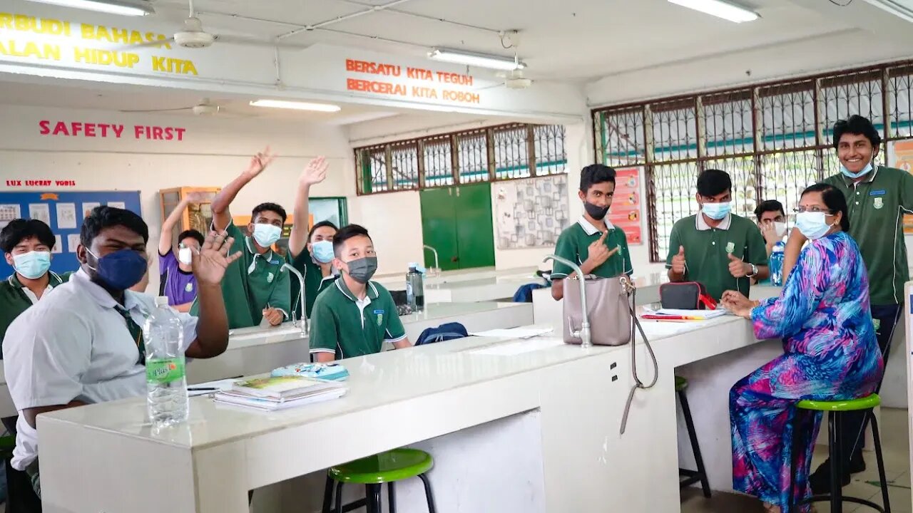 We crashed my high school classroom | La Salle Klang