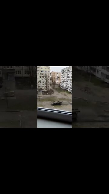 ★★★ Russian Military Vehicles Driving in Northern Kyiv