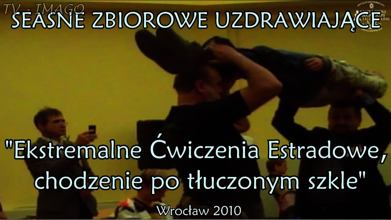 CHODZENIE PO TŁUCZONYM ,OSTRYM SZKLE I INNE TECHNIKI EKSTREMALNE - HIPNOZA ZBIOROWA 2010 ©TV IMAGO