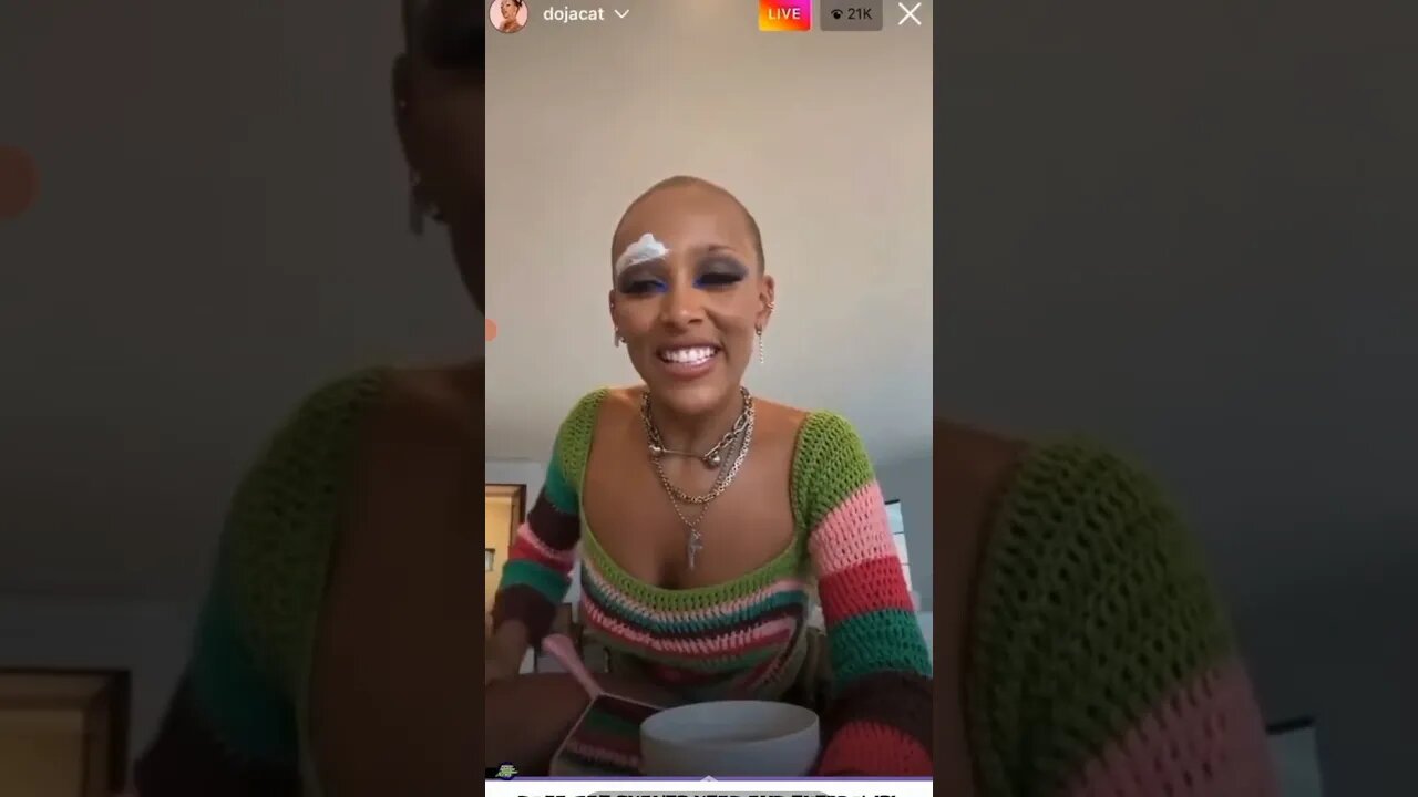 Doja Cat shaved her eyebrows 😱#dojacat #doja #hiphop #hiphopmusic #music #artist #art #fans #live