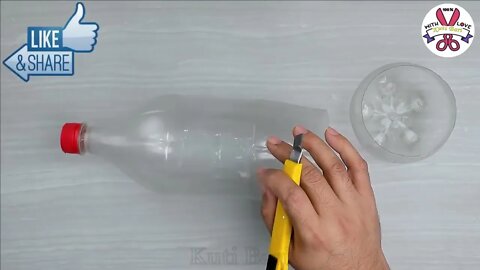 Plastic bottle flower vase making