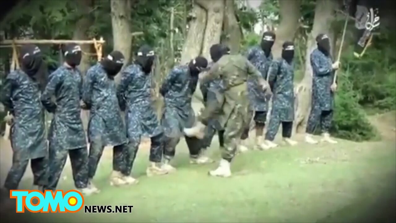 Weird ISIS video: terrorists kick each other in the balls in odd training footage - TomoNews - 2015