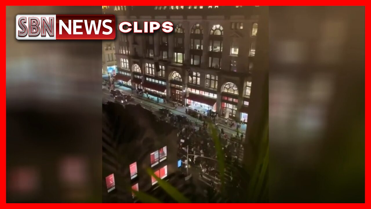 Protesters Moving Towards Times Square Against Vaccine Mandates - 4093