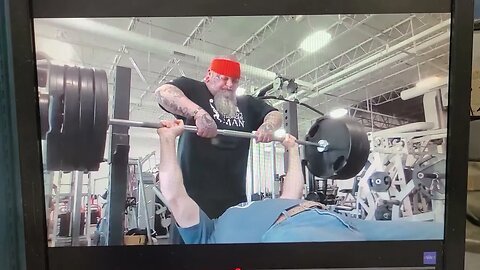 420lbs Raw Bench, keep your hands off the bar, Crazy 🤪 old man