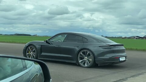 DRAG RACE "825 HP" Tesla Model S Performance 2021 vs 761 HP Porsche Taycan Turbo S [4k 60p]