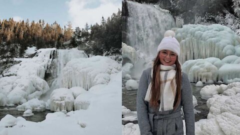 Cette chute au Québec crée un paysage complètement unique en hiver et tu dois y aller