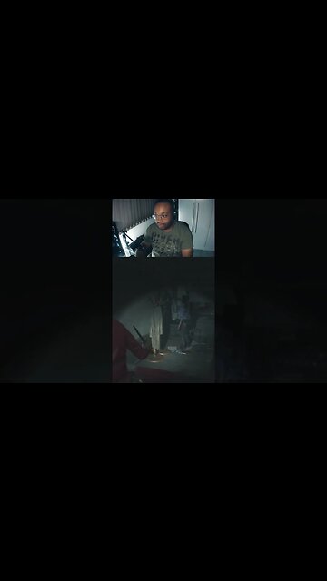 DOIS ME AGARRANDO | Resident Evil 2 Remake #residentevil2 #shorts