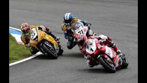 Honda Fireblade CBR1000RR-R vs. Yamaha R1