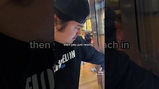 VIRAL POKÉMON VENDING MACHINE 😳🔥🔥