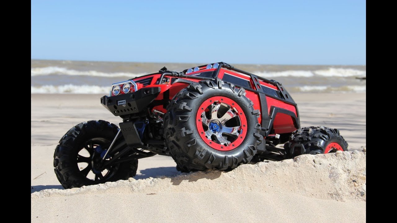 Traxxas Summit Takes On A Beach & Great Lakes Bashing