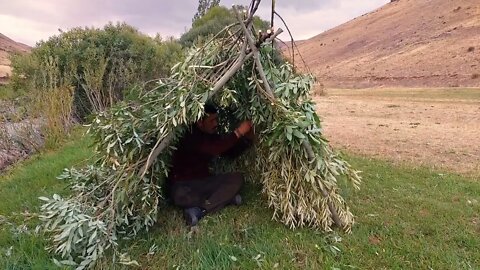 Jungle Survival Shelter Cafe Camping in the rain18
