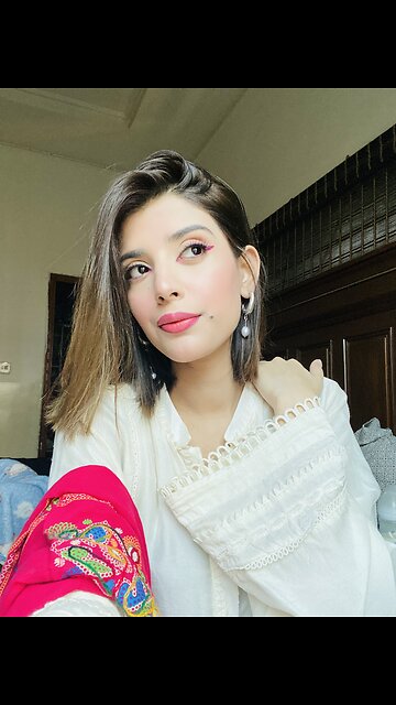 HOT PINK EYE LINER MAKEUP TUTORIAL