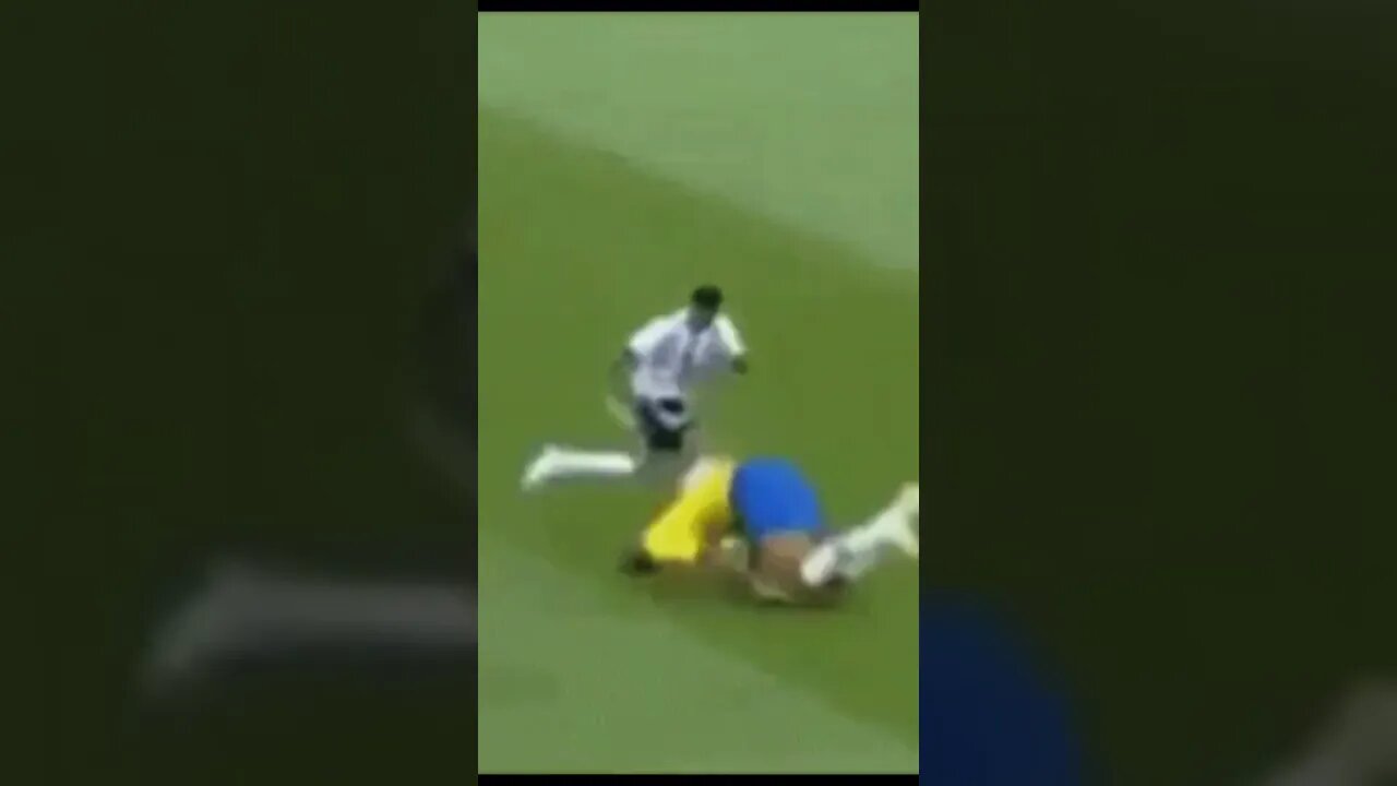 NEYMAR ERA ARROGANTE NO INICIO DE CARREIRA