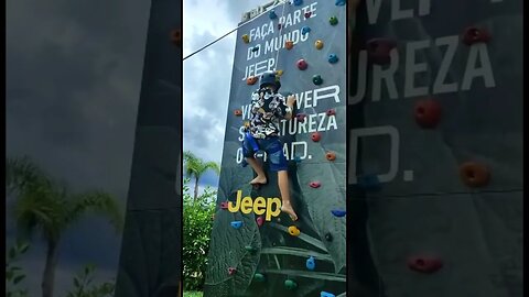 Bora curtir as férias escolares @DRONEMASSA em busca de aventuras.
