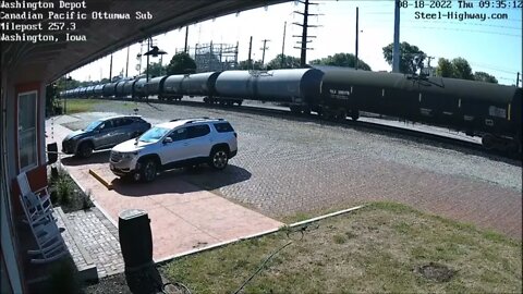 SB CP 260 with 2 CRANDIC units at Washington, IA on August 18, 2022 #steelhighway