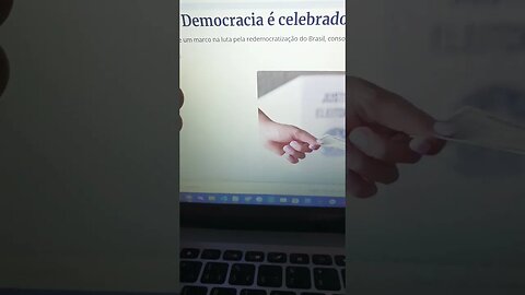 dia da democracia - 25 de outubro - Brasil não tem democracia a tempo 🤮😭💩🐙🤬🤦🏼😡