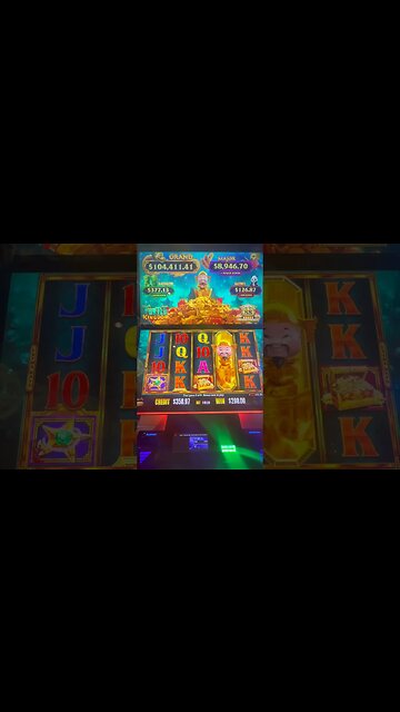 $88 Max Bet on Sticky Santa!! #casino #gambling #slots