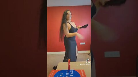 HOW TO BLOW OUT CANDLES #SHORTS